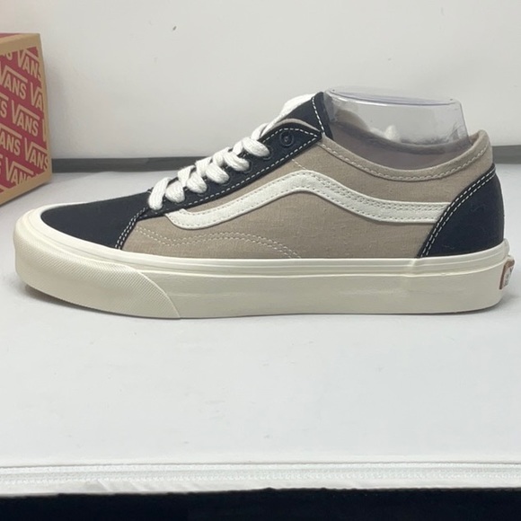 NWT Van’s off the wall old school tape shoes, size 8.5 - Picture 6 of 12